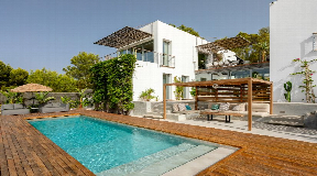 Luxury turn-key villa with tourist license near Cala Moli