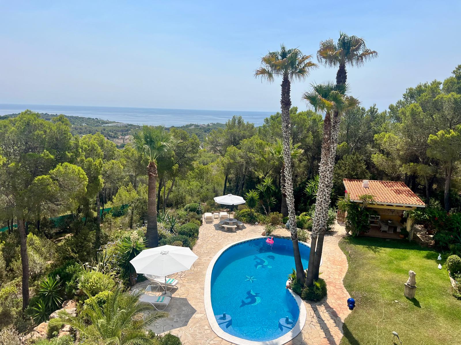 Beautiful villa with sea views near San Carlos