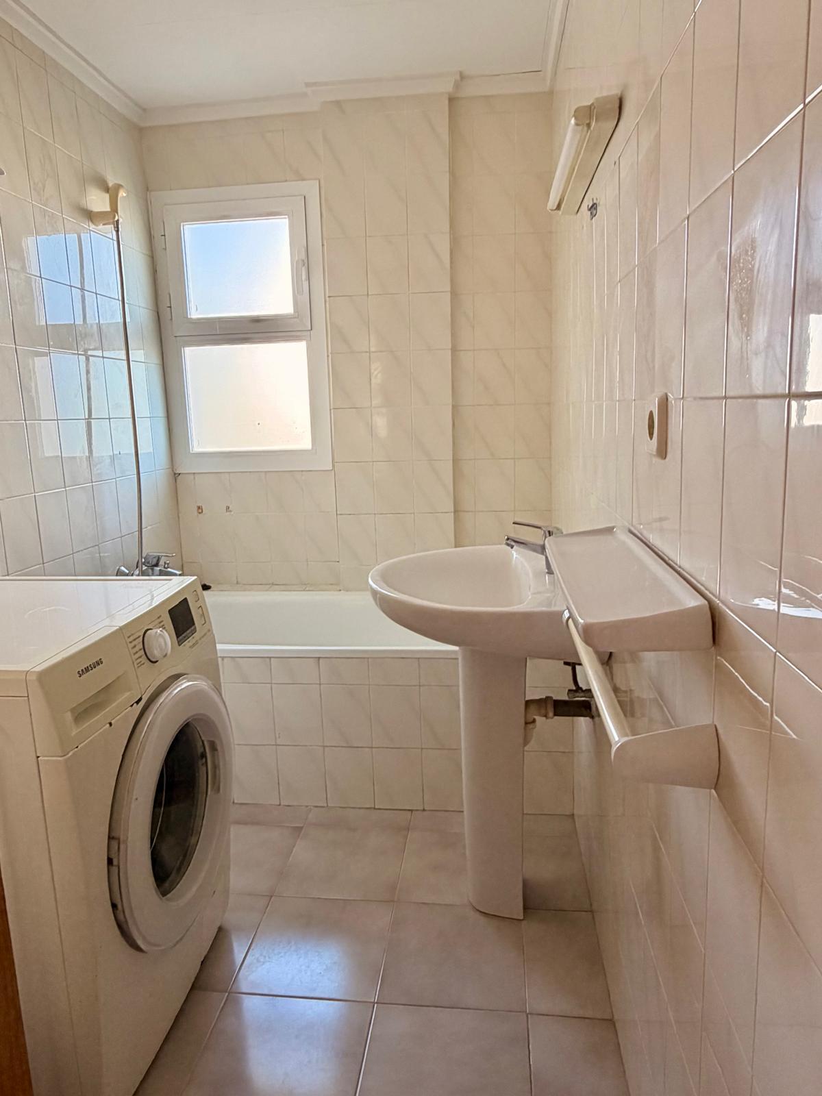 Top-Floor One-Bedroom bright Apartment Within Walking Distance to Playa d’en Bossa