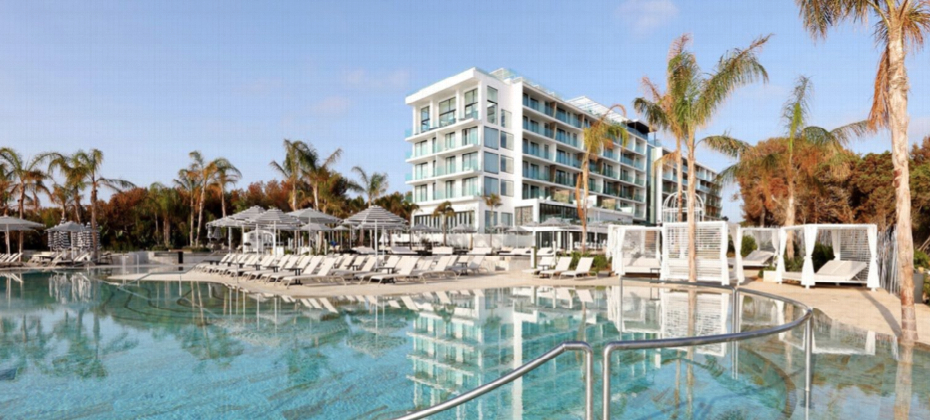 Five-star hotel in Cala Nova