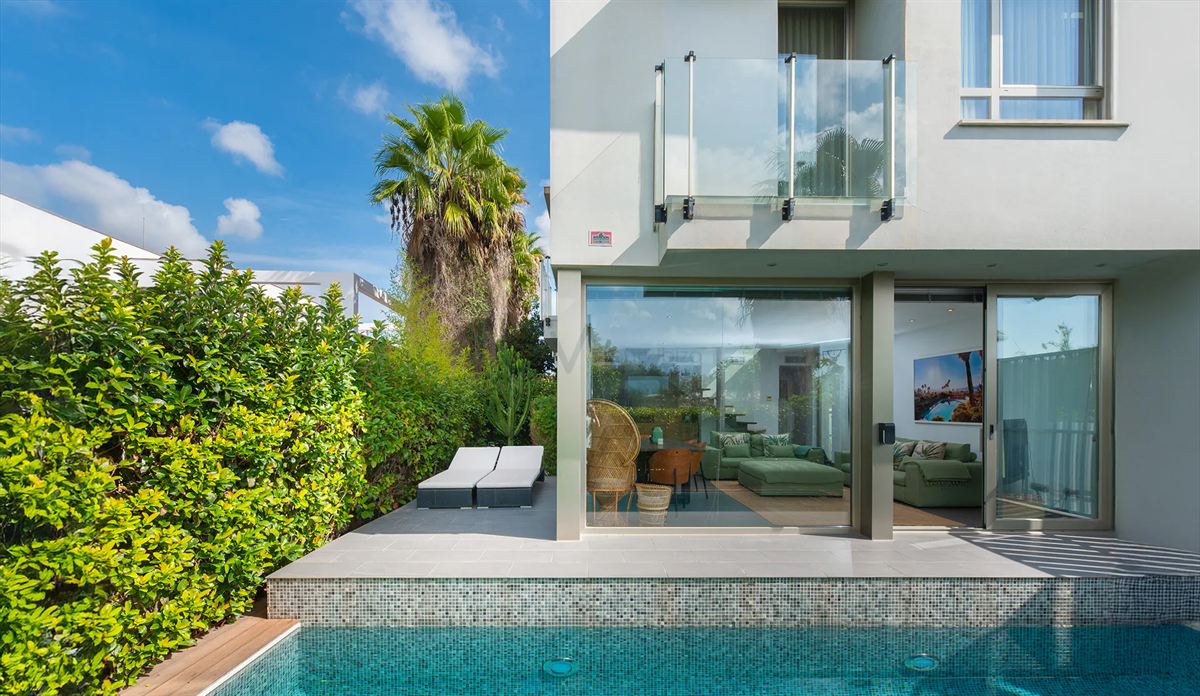 Modern Townhouse with Private Pool and Dalt Vila Views in Jesús