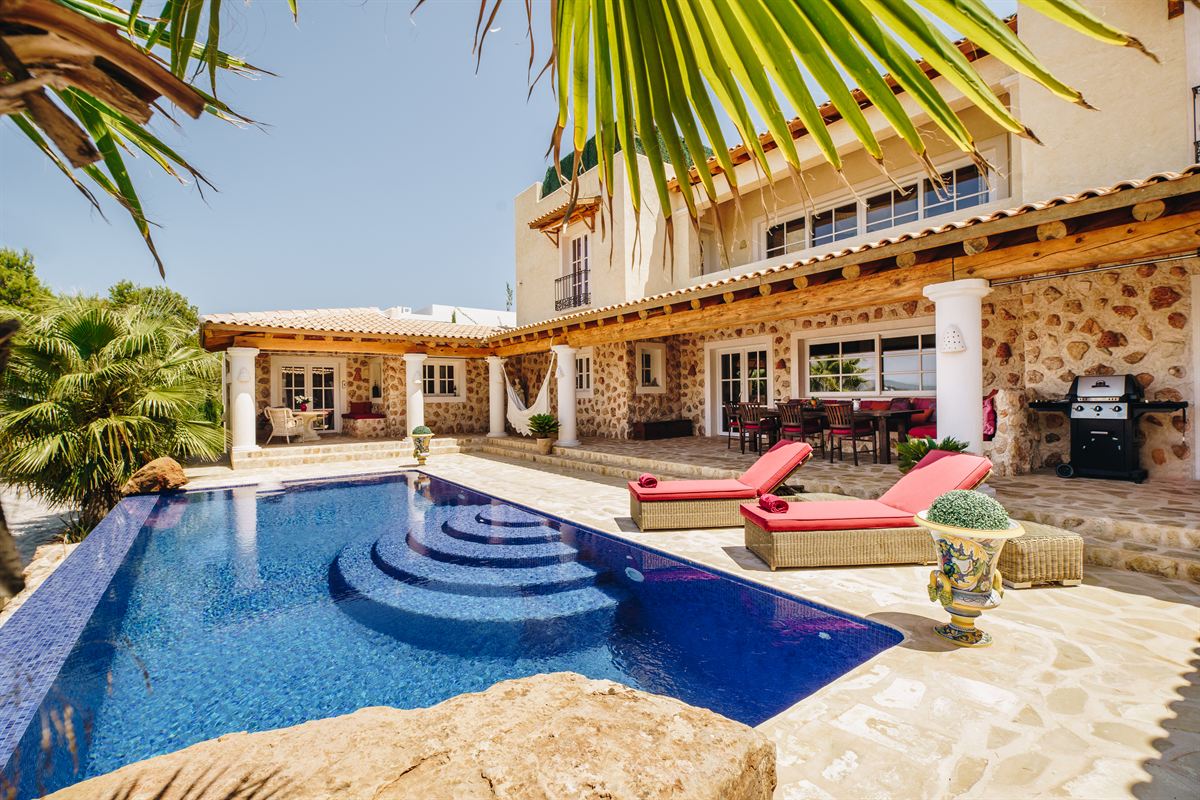 Romantic Luxury Villa with Sunset Views Near Ibiza Town