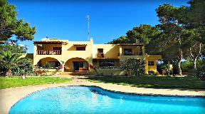 Frontline villa with direct sea access, Santa Eulalia