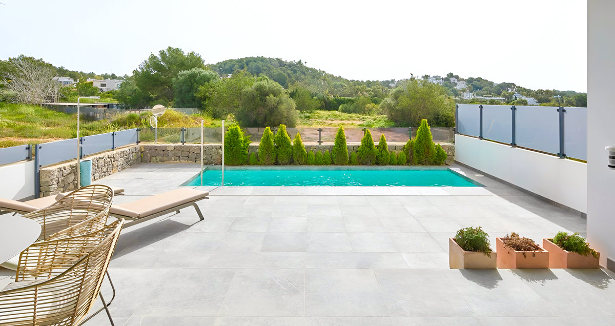 Modern Ground-Floor Apartment with Private Pool in Jesus
