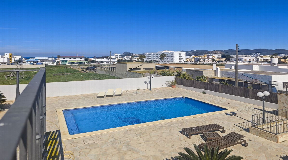 Opportunity, villa with pool near Cala de Bou