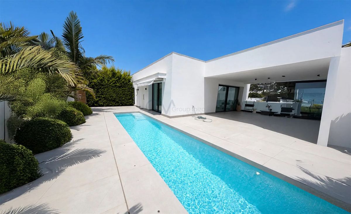 Modern town house minutes from Talamanca Beach