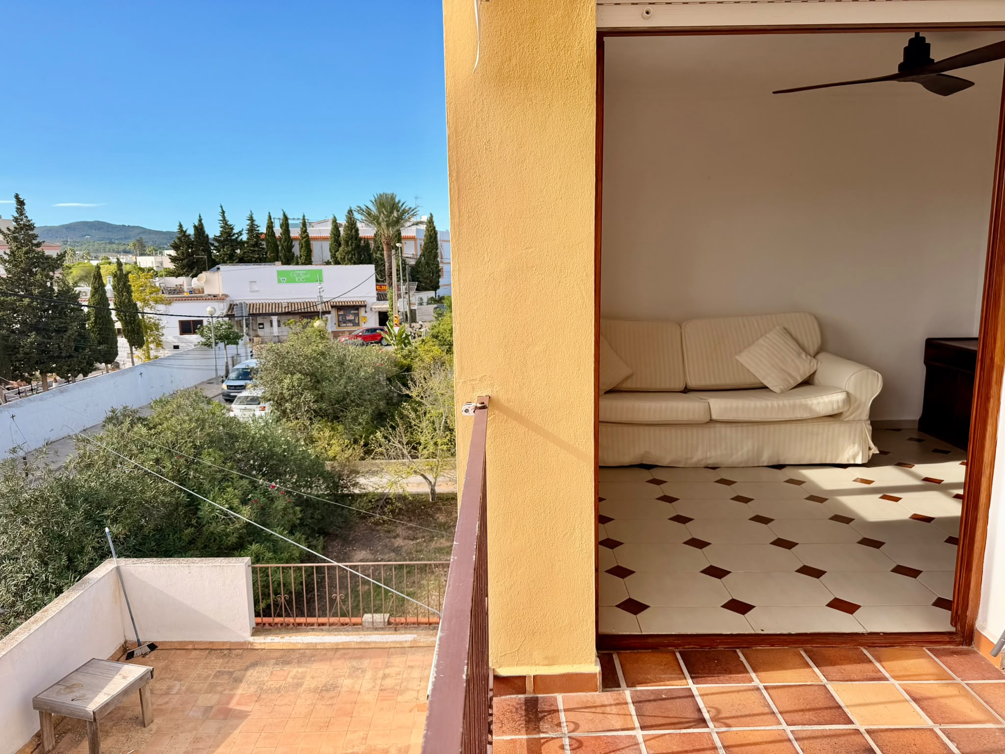 Two-Bedroom Apartment Overlooking the Church of Jesús