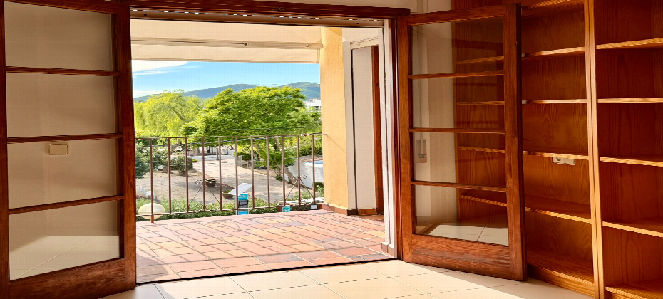 Two-Bedroom Apartment Overlooking the Church of Jesús