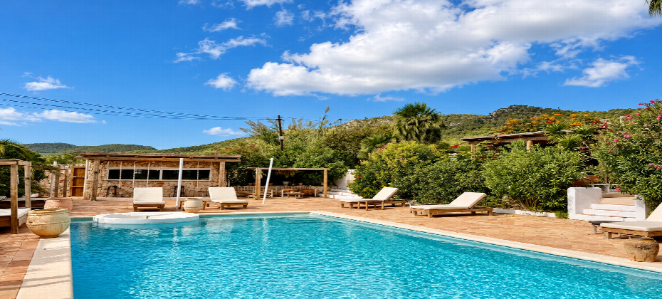 Finca with a restaurant licence in Es Cubells